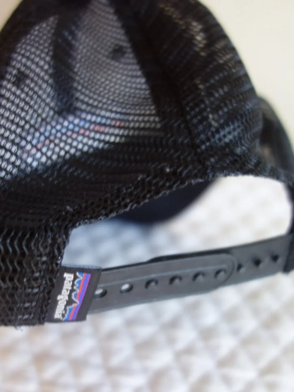 Lot of 4 PATAGONIA Snap Back Mesh Caps – olive / mauve / black / wine - Picture 6 of 13